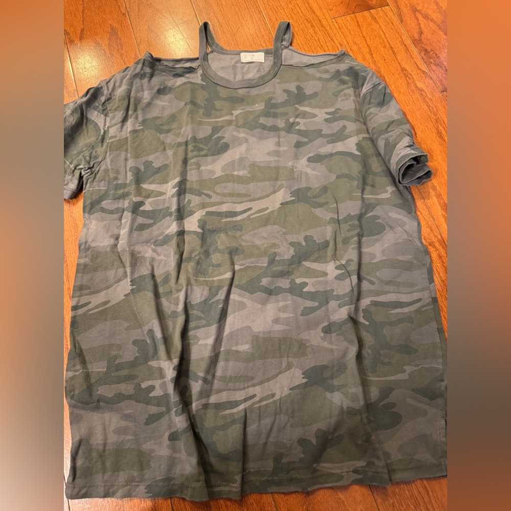 Camouflage T-Shirt with shoulder cut outs
